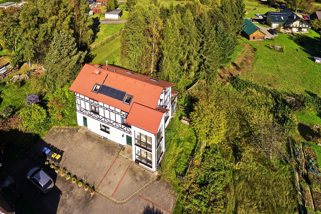 Pension mit Gaststätte und Parkplatz in Großbreitenbach OT Altenfeld / Mindestgebot 150.000 Euro