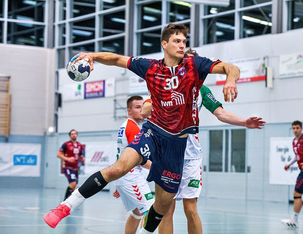 Marcel Popa, hier in einem früheren Spiel, warf am Sonnabend in Hannover-Burgwedel sieben Tore für den HCB.