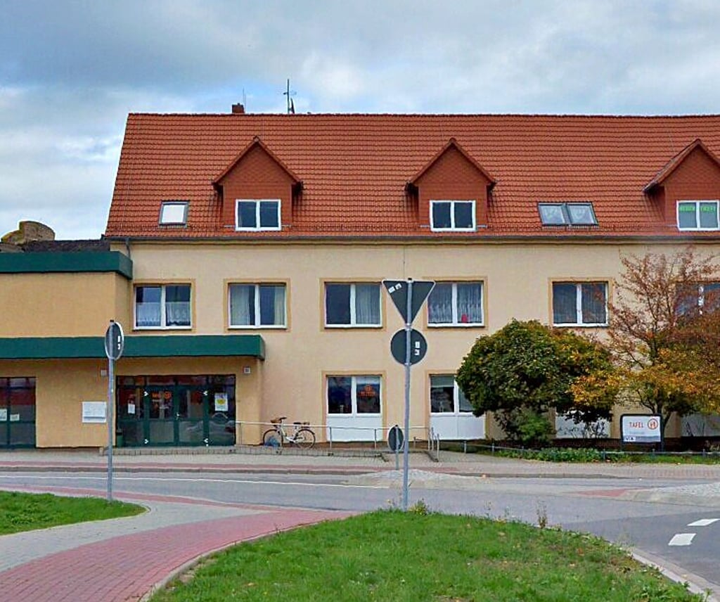 Vor dem „Kaiserhof“ regt der Seniorenbeirat einen Fußgängerüberweg an.