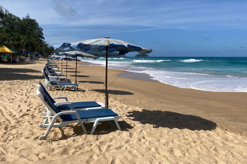 Nicht nur der Karon Beach auf Phuket lädt dazu ein, der kalten Jahreszeit in Deutschland zu entkommen.