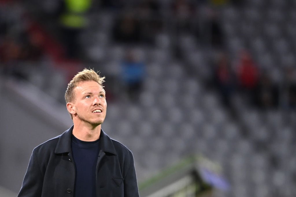 Kann gegen Benfica mit hoher Wahrscheinlichkeit wieder auf der Bayern-Bank Platz nehmen: Trainer Julian Nagelsmann.