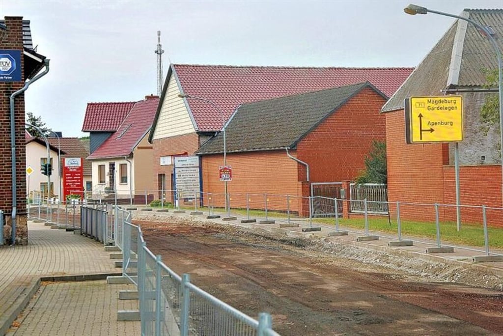 Die B71 in Winterfeld ist noch immer eine Baustelle.