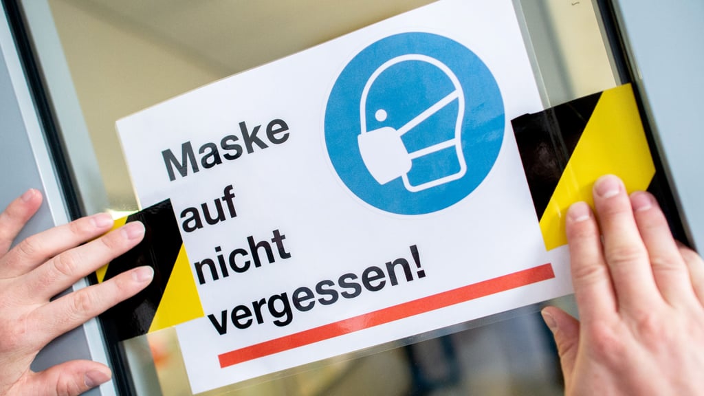 In Schulen im Altmarkkreis soll nach Plänen des Altmarkkreises ab Donnerstag, 4. November, wieder eine Maskenpflicht gelten.