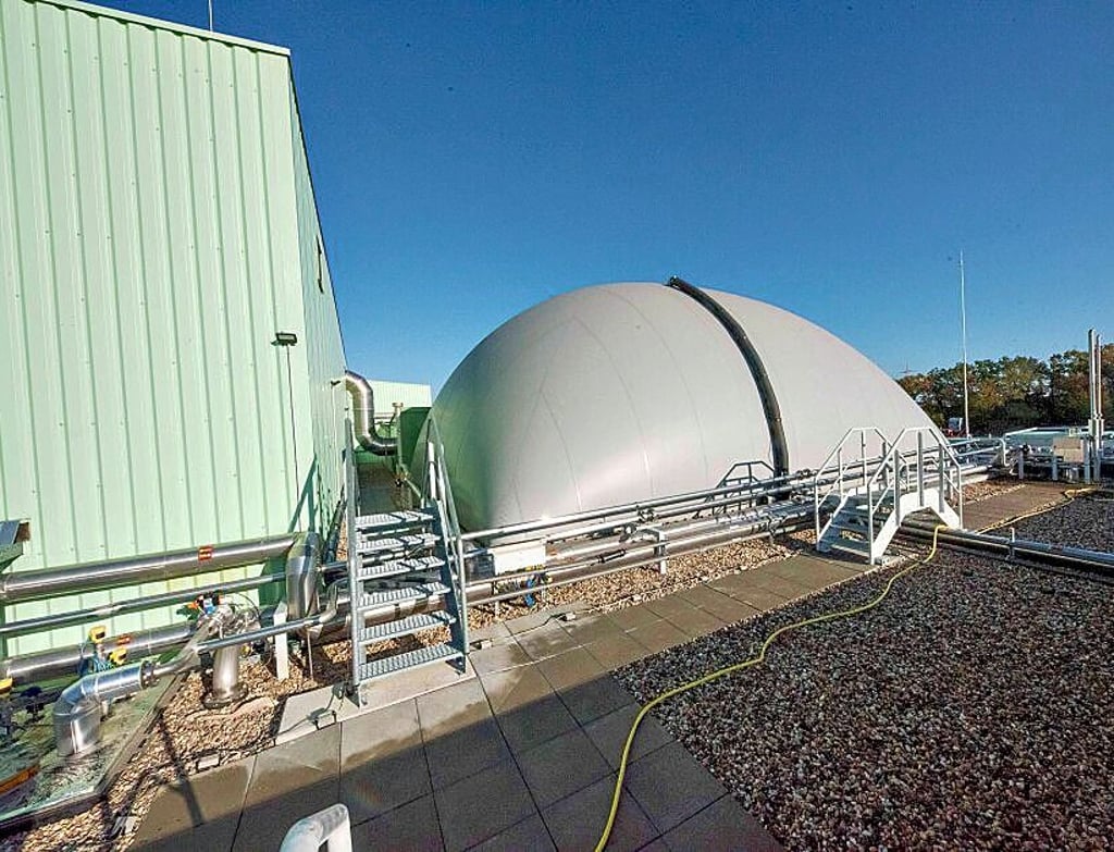 Mit der Biogasanlage werden Strom und Wärme erzeugt.