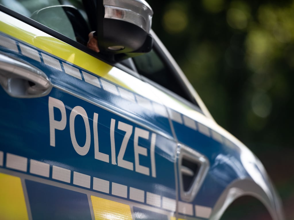 Von einer Baustelle eines Umspannwerks in Wolmirstedt haben unbekannte Täter am Wochenende (20. bis 21. November) Baumaterial sowie Öl gestohlen. Der Schaden liegt be ungefähr 16.000 Euro.
