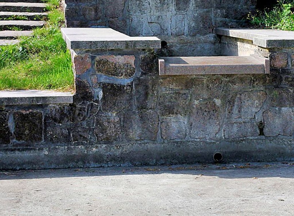 Der Wasserfall ist bereits seit Jahren komplett trocken.