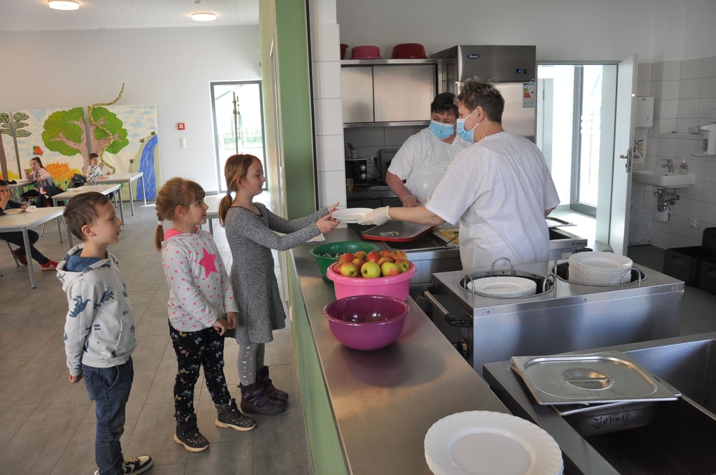 Noch wird an der Flessauer Grundschule angeliefertes Essen ausgegeben.