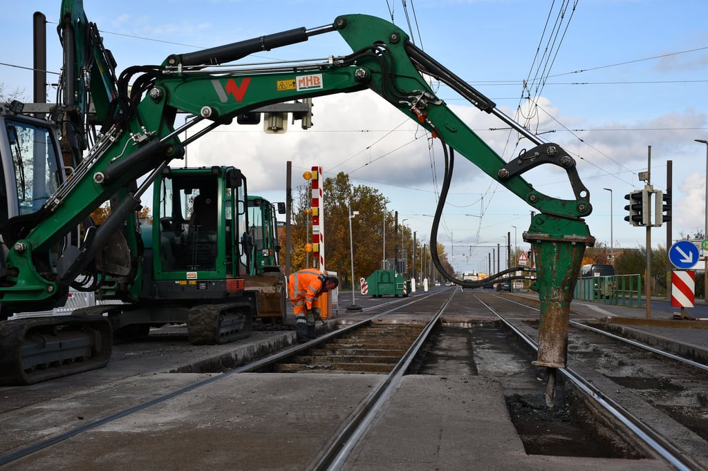 Die Gleishavarie auf dem August-Bebel-Damm in Magdeburg.