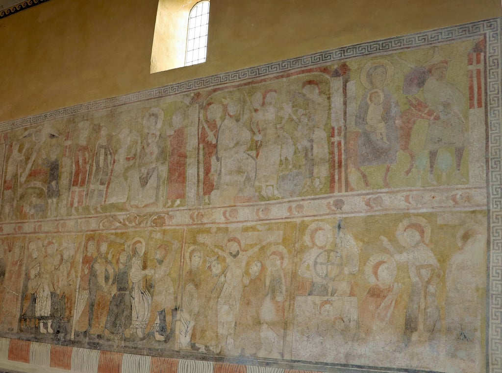 In neuem Glanz erstrahlt seit einiger Zeit der romanische Wandbild-Zyklus in der Hohenseedener Kirche.