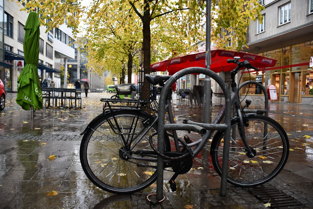 Am Magdeburger Ulrichplatz werden weitere Abstellmöglichkeiten für Fahrräder benötigt.