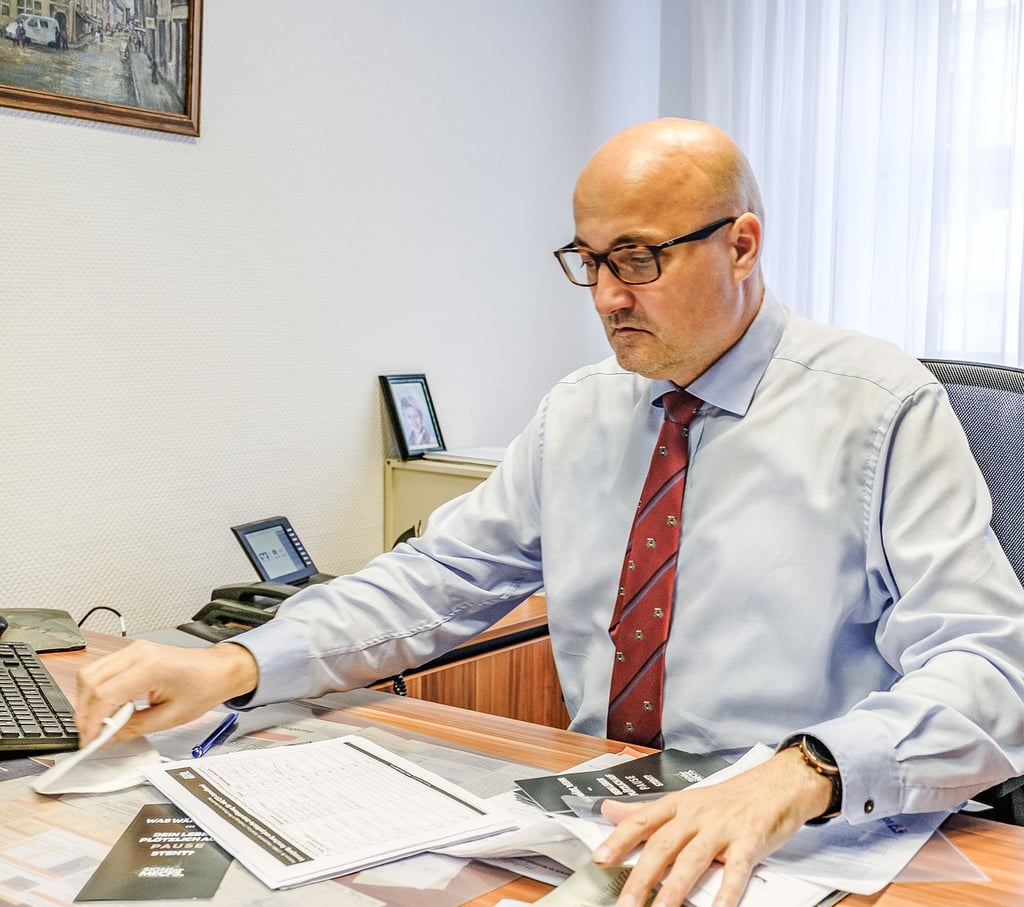 Volker Nagels Sohn leidet an ME/CFS. Nun unterstützt der Wittenberger eine an den Bundestag gerichtete Petition, die von anderen Betroffenen gestartet wurde. Ziel ist es, die medizinische Versorgung der Patienten zu verbessern.