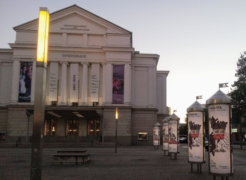 Das Opernhaus am Universitätsplatz gehört zum Theater Magdeburg.
