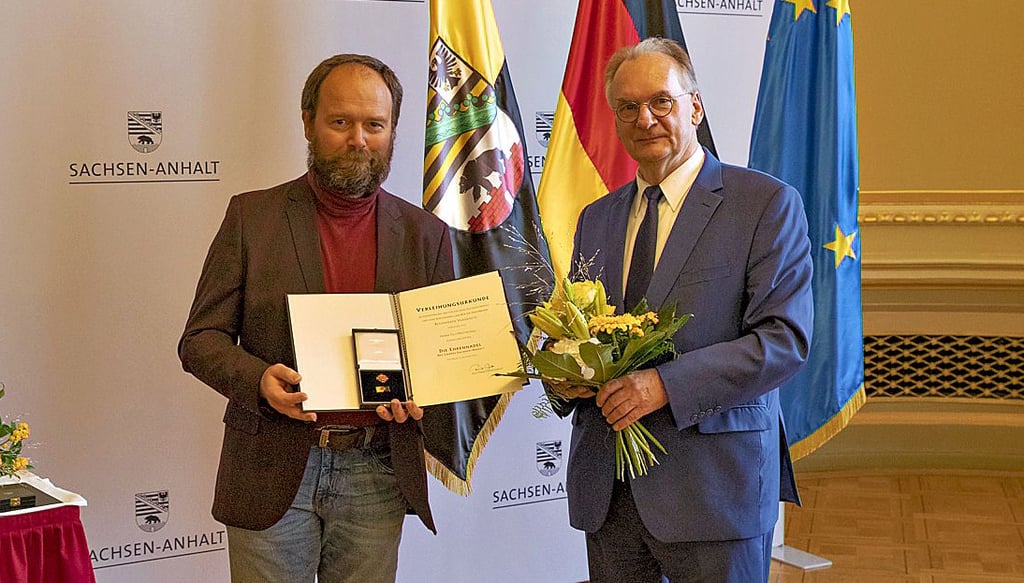 Tilo Mottschall vom Verein Ipse excitare erhielt für sein ehrenamtliches Engagement von Ministerpräsident Reiner Haseloff die Ehrennadel des Landes Sachsen-Anhalt.
