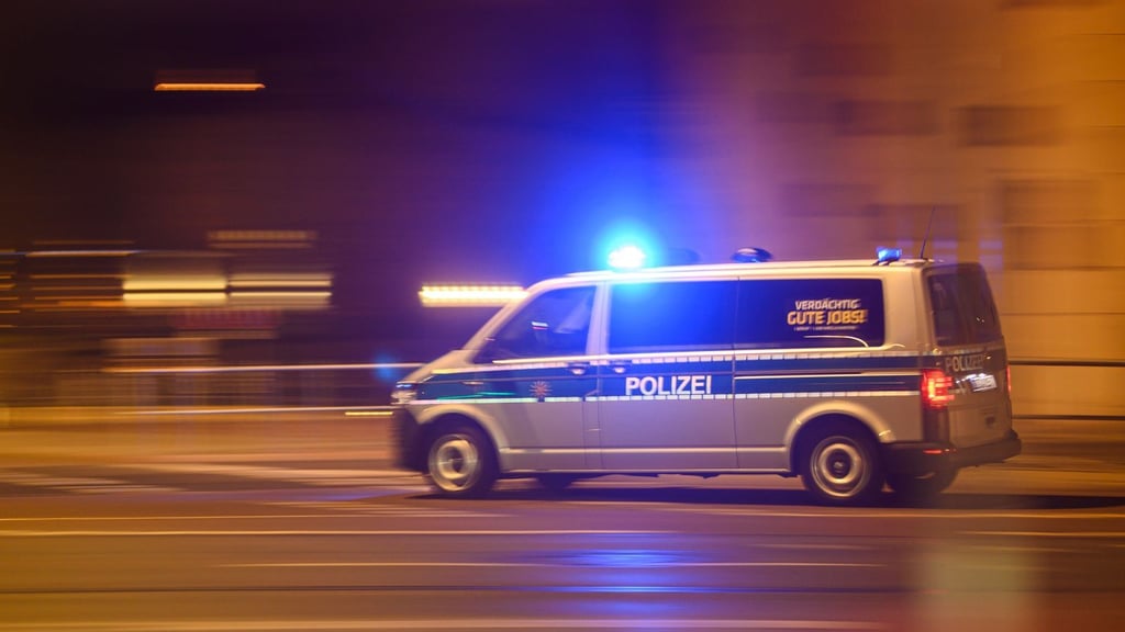 Es wurden ein polizeiliches Ermittlungsverfahren aufgenommen.