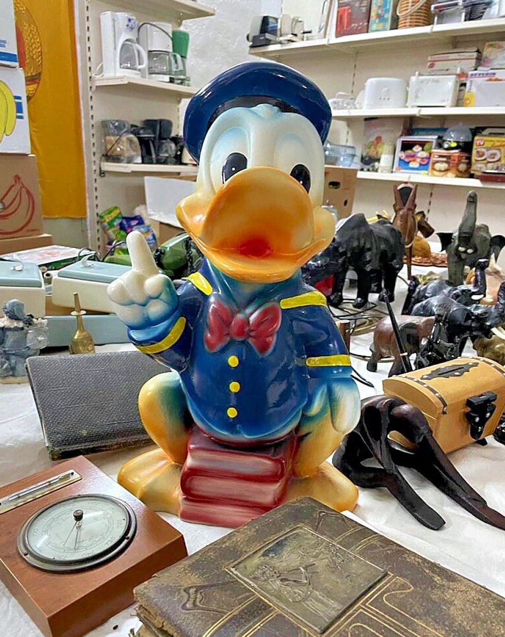 Auch zu haben: Donald Duck, ...