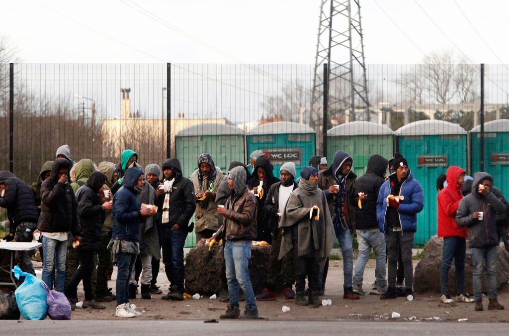 In Calais warten viele Flüchtlinge auf die Gelegenheit, nach Großbritannien zu gelangen.