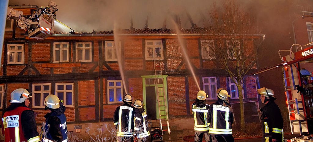 Den größten Brandeinsatz hatte die Freiweillige Feuerwehr in der Silvesternacht von 2019 zu 2020, als ein restauriertes, leerstehendes Fachwerkhaus an der Bäckerstraße in Weferlingen ausbrannte. Das Haus musste abgerissen werden.