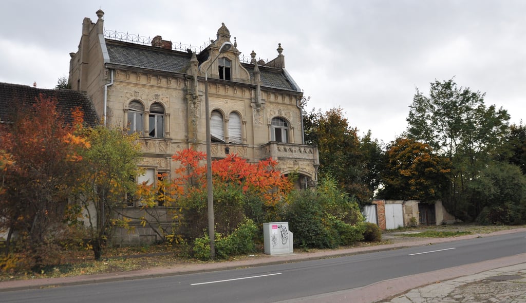 Die Villa Gorgaß in der Magdeburger Straße soll abgerissen werden, um auf dem Areal einen Supermarkt zu errichten.
