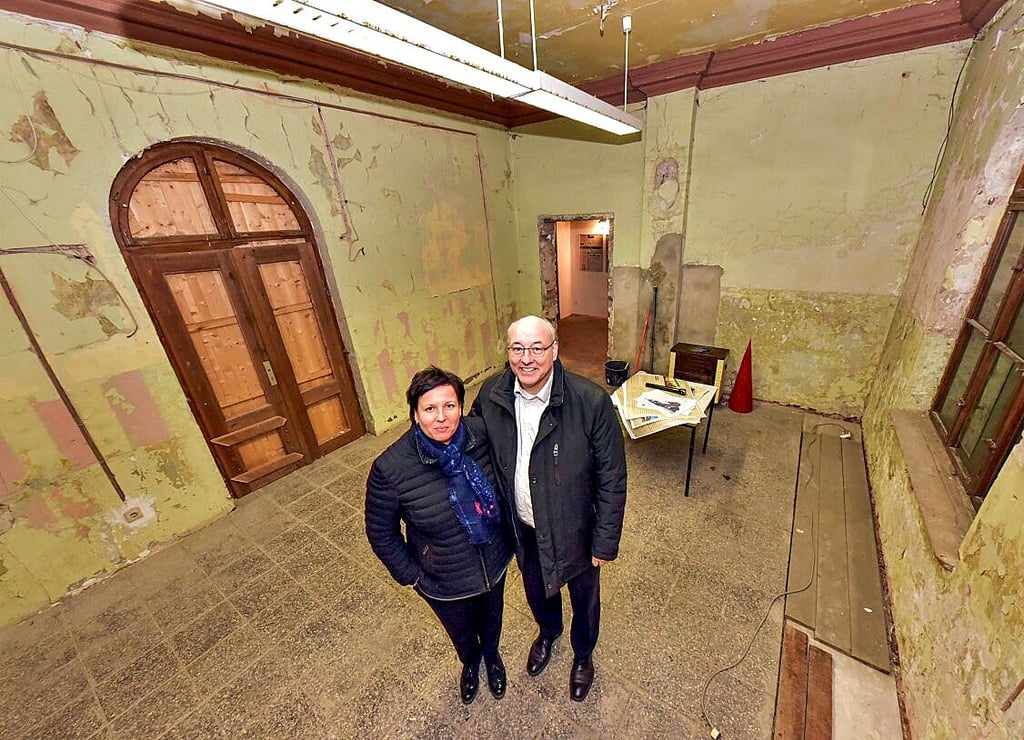 Uta und Torsten Ceglarek haben im Juni 2019 den Bahnhof in Wörlitz gekauft.