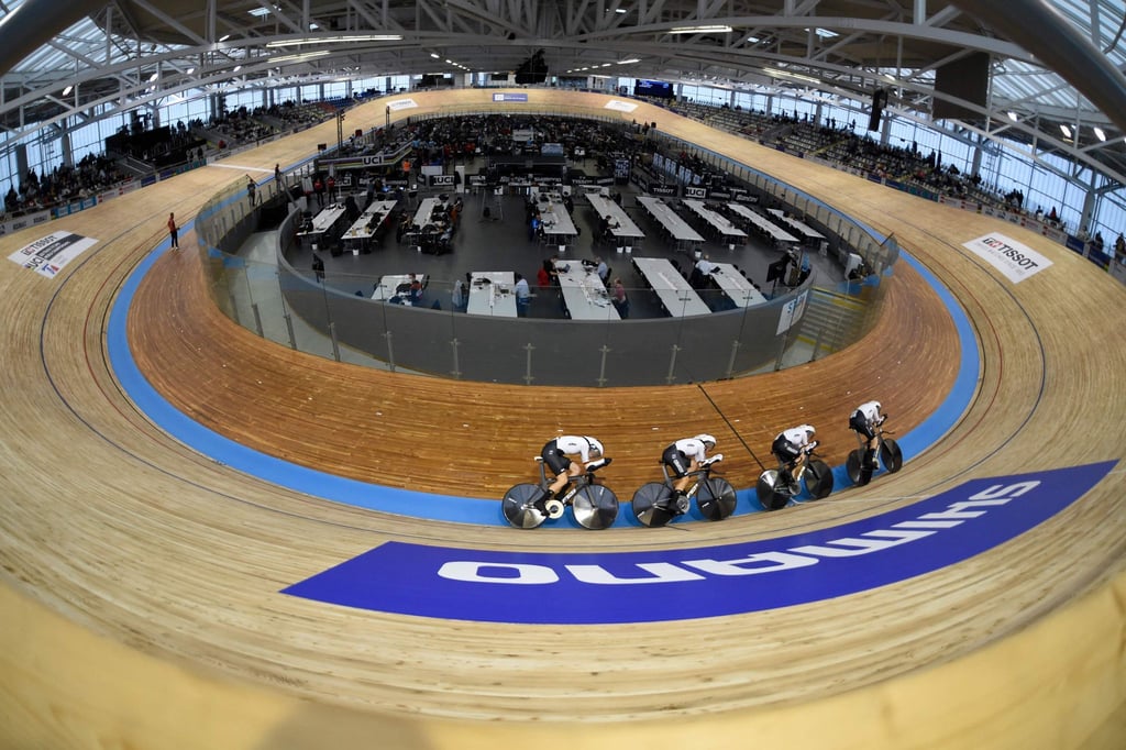 Franziska Brauße, Lisa Brennauer, Mieke Kröger und Laura Süßemilch bei der Bahnrad-WM in Roubaix in Aktion.