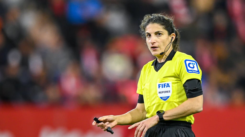 FIFA-Schiedsrichterin Riem Hussein und ihr Team leitet das HFC-Gastspiel beim TSV Havelsen am Samstag in der 3. Liga.