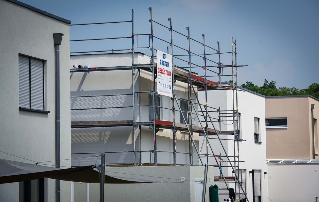 Blick auf die Baustelle für ein Einfamilienhaus im Max-Sauerlandt-Ring im Waldstraßenviertel in Halle.