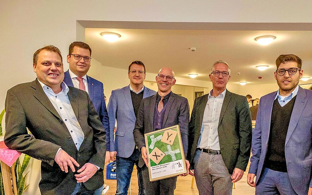Zur Einweihung kamen neben anderen Wittenbergs Oberbürgermeister Torsten Zugehör und Landrat Christian Tylsch.