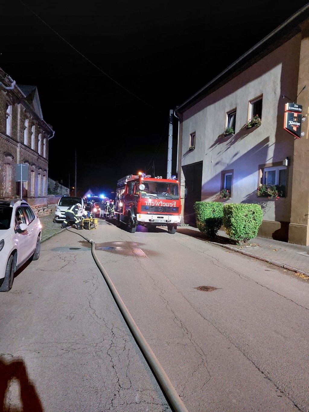 Zu einem vermeintlichen Kellerbrand in der Gaststätte in Altenburg rückten die Feuerwehrleute der gesamten Stadt Nienburg aus.