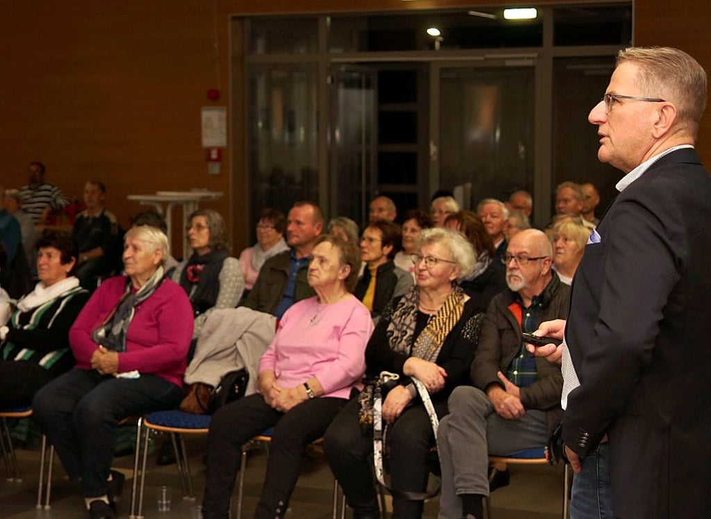 Vor gut 80 Gästen fand der Vortrag über das „Alte Möckern“ von Detlef Friedrich statt.