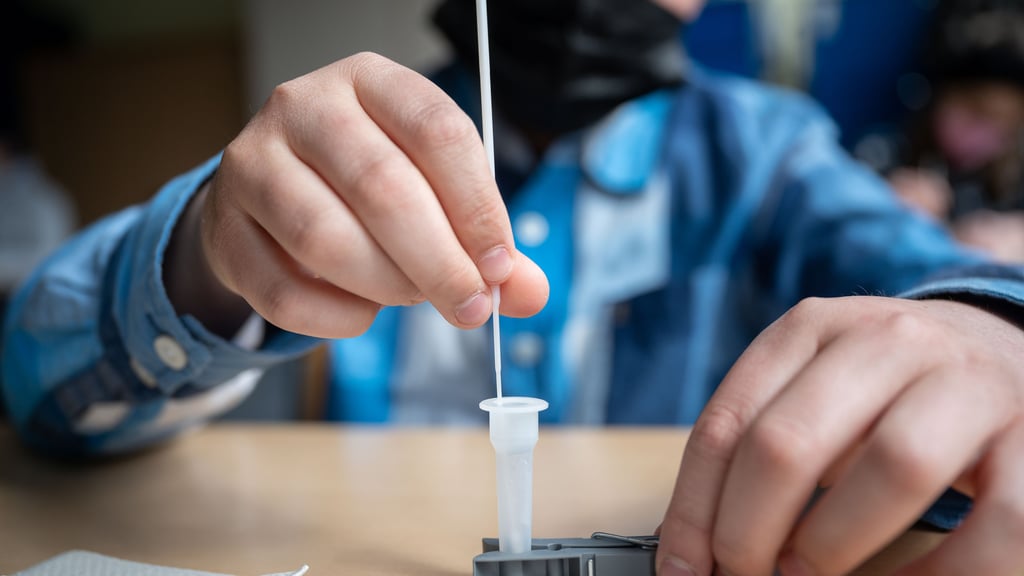 Trotz der hohen Testfrequenz an Schulen sollen Pädagogen im Altmarkkreis nun zusätzlich das Anordnen der Quaratäne übernehmen.