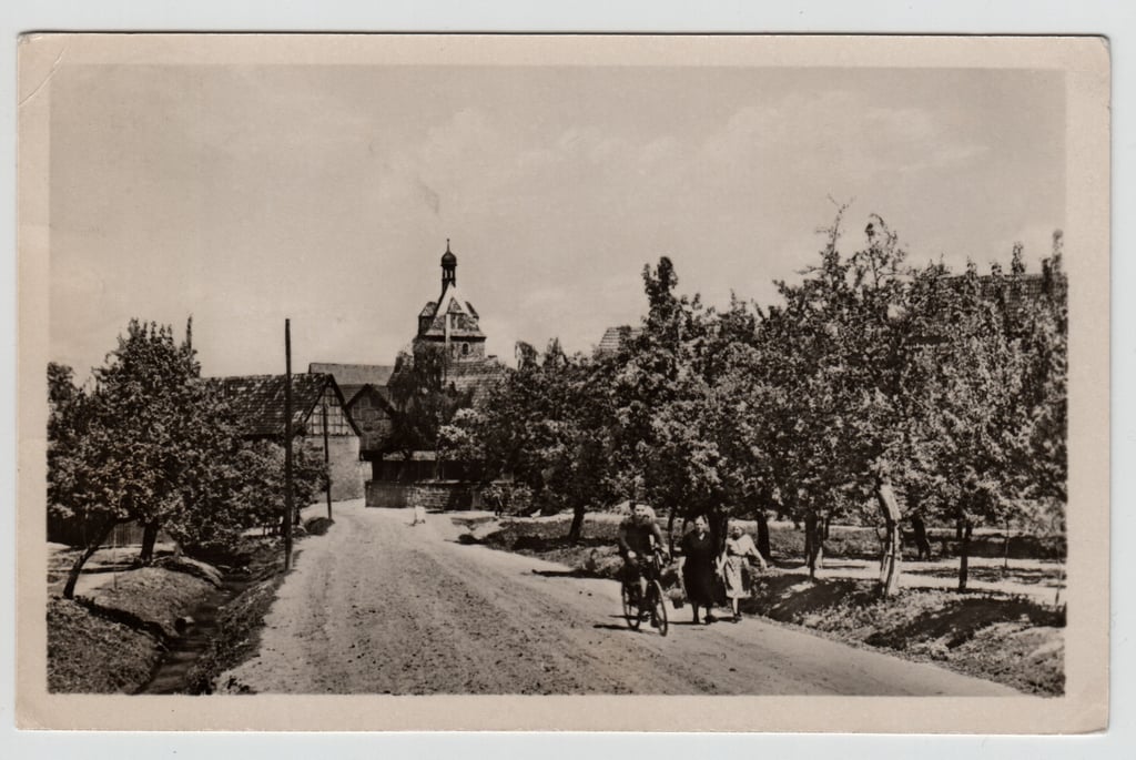 Unterwegs auf der Seestraße in Tilleda am Kyffhäuser. Die Karte stammt aus der Zeit Ende der 50-er Jahre.