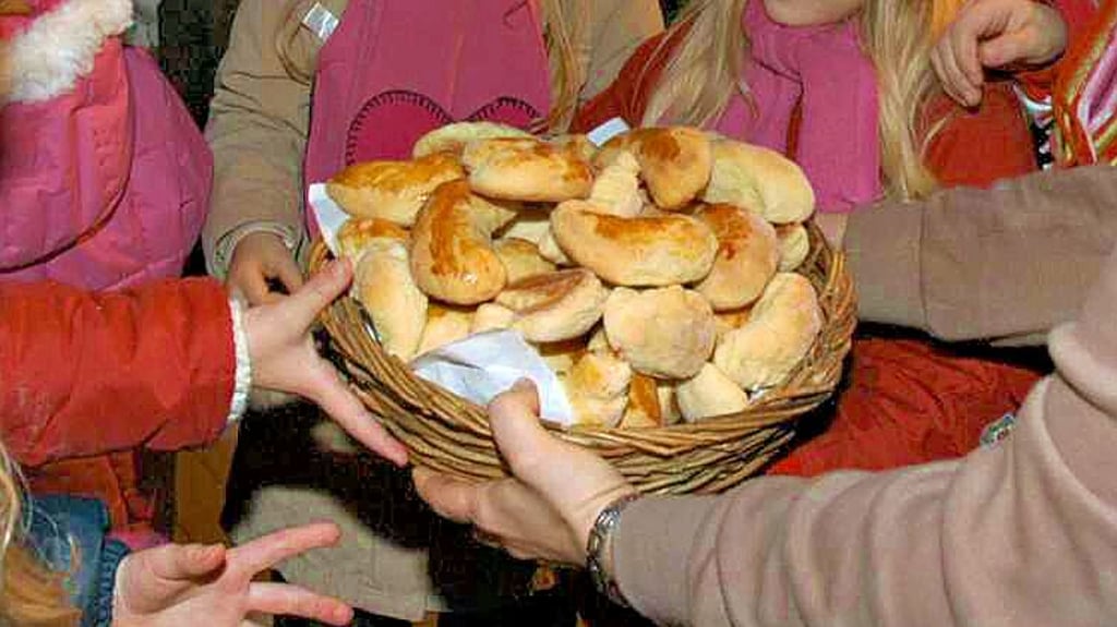 Beim Martinsfest werden oft Hörnchen geteilt.