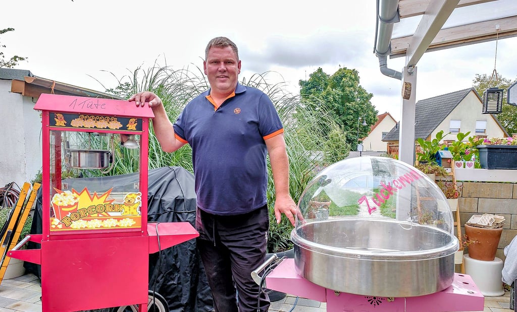 Dirk Hahs-Friedeck will im Münsterland Zuckerwatte und Popcorn für den guten Zweck verkaufen.