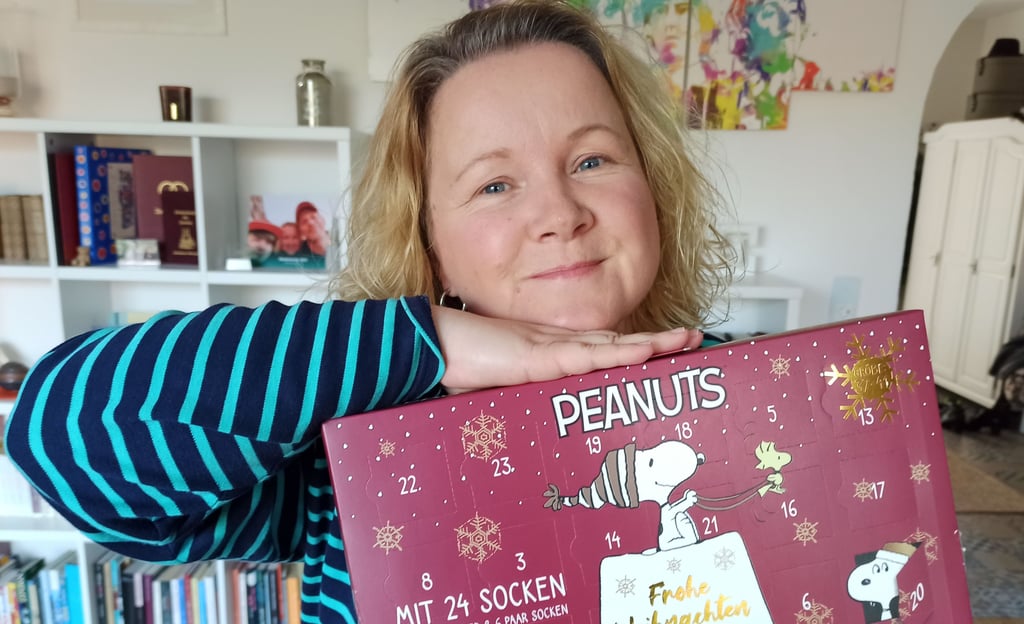 Volksstimme-Kollegin Anke Reppins Herz schlägt auch für besondere Adventskalender. In diesem Jahr verstecken sich Socken hinter den Türchen.
