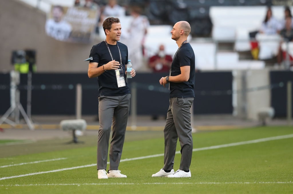 Chef und Lehrling: Nationalmannschafts-Direktor Oliver Bierhoff (l) und Benedikt Höwedes.