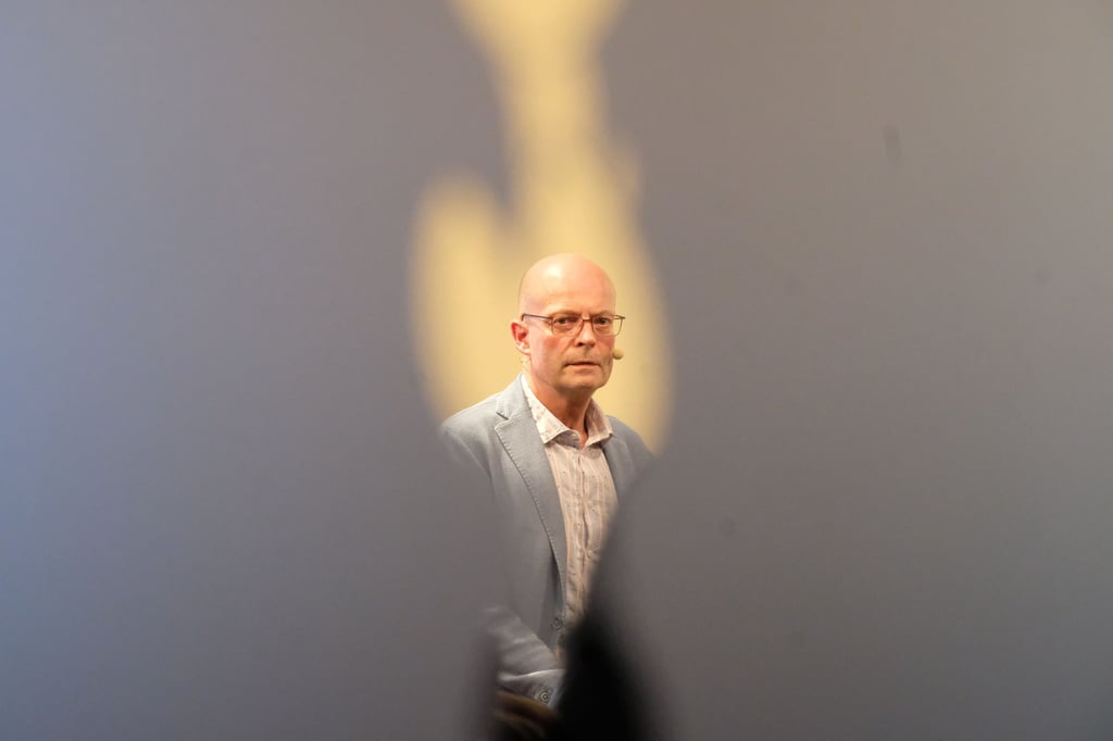 Wiegand Oberbürgermeister muss weiter im Zwangsurlaub bleiben.