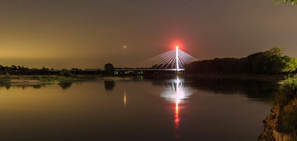 Das Tourismuskonzept soll Schönebecks schönsten Seiten fördern und besser zur Geltung bringen. Schließlich hat die Stadt an der Elbe – und das ist ihr Faustpfand – einiges zu bieten. Der Ausblick auf den Fluss beweist das.