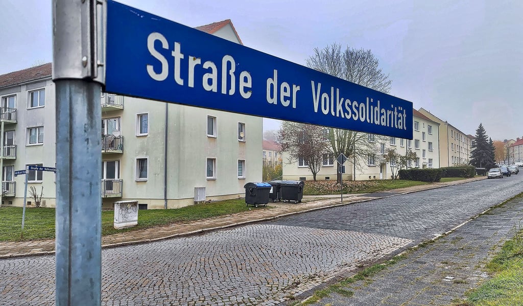 Die marode Straße der Volkssolidarität in Sangerhausen soll in absehbarer Zeit saniert werden. Dafür laufen bereits die Planungsarbeiten. Sie können, nachdem Haushalts beschlossen ist, auch im kommenden Jahr fortgesetzt werden.
