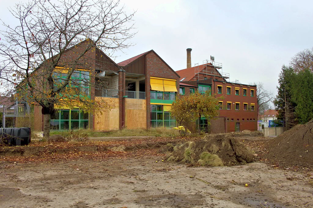 Die Umbauarbeiten laufen auf vollen Touren: Der Umstrukturierung der ehemaligen Grundschule im Breiteweg in Barleben gehört zu den größten Investitionsvorhaben des kommenden Jahres.
