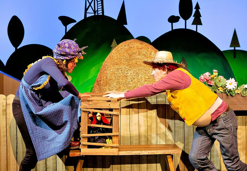 Lucy Blasche und Christian Sengewald sind in „Fridolin und Friederike“ im Puppentheater in Dessau zu sehen.