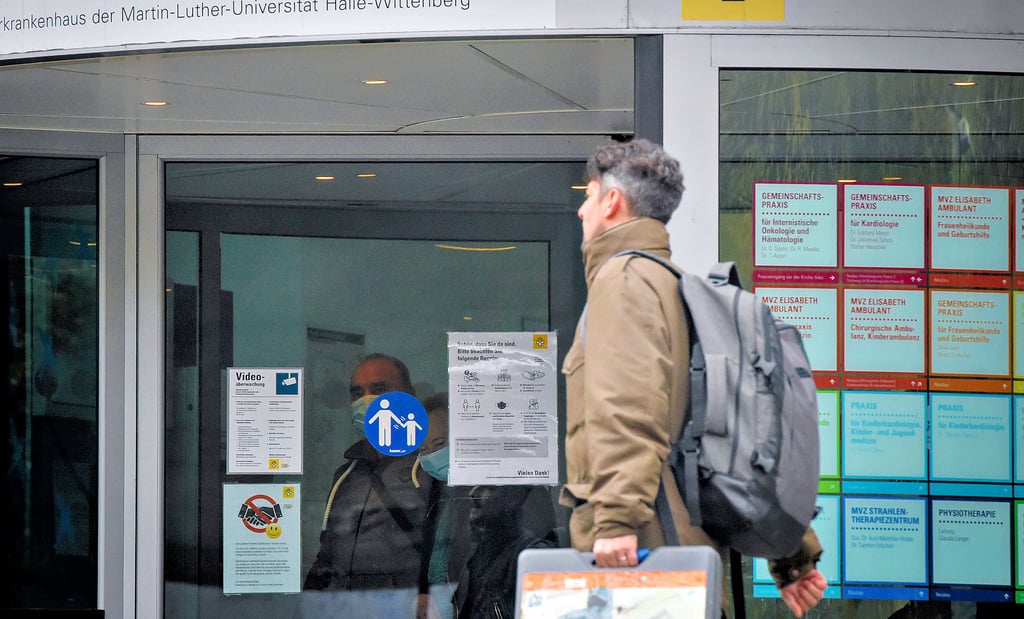 In Halles Krankenhäusern spitzt sich die Lage zu: Medizinisch vertretbare Eingriffe müssen zugunsten von Corona-Patienten verschoben werden.