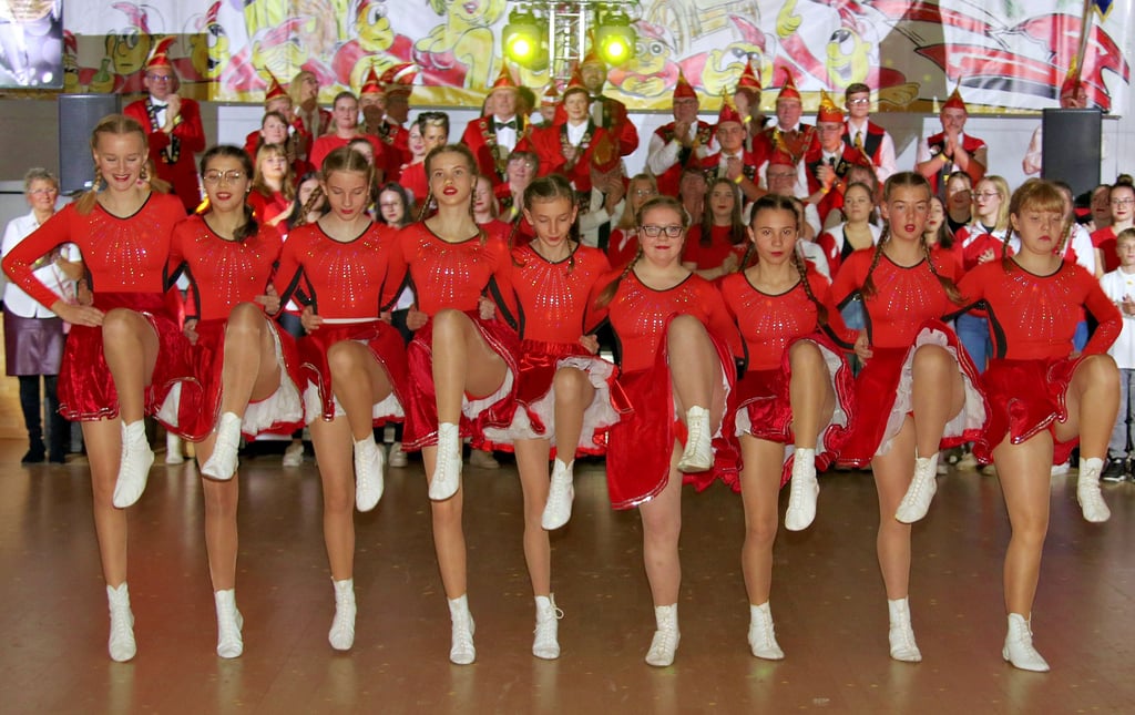 Mehere Tanzeinlagen der MKK-Tanzgruppen sollten den Tanzabend am Sonnabend in der Stadthalle Möckern auflockern.