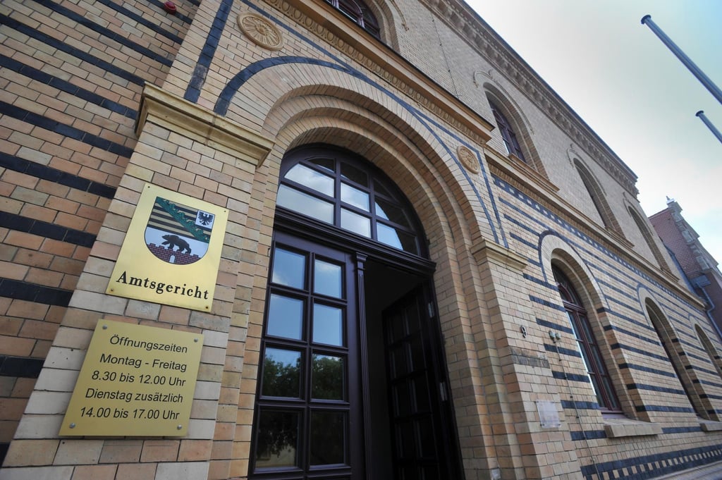 Eingangsbereich des Bitterfelder Amtsgerichtes.
