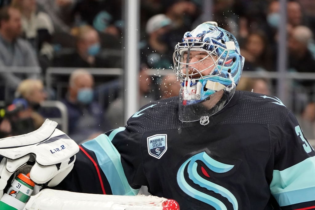 Kraken-Goalie Philipp Grubauer freut sich über die Entwicklung des deutschen Eishockeys.