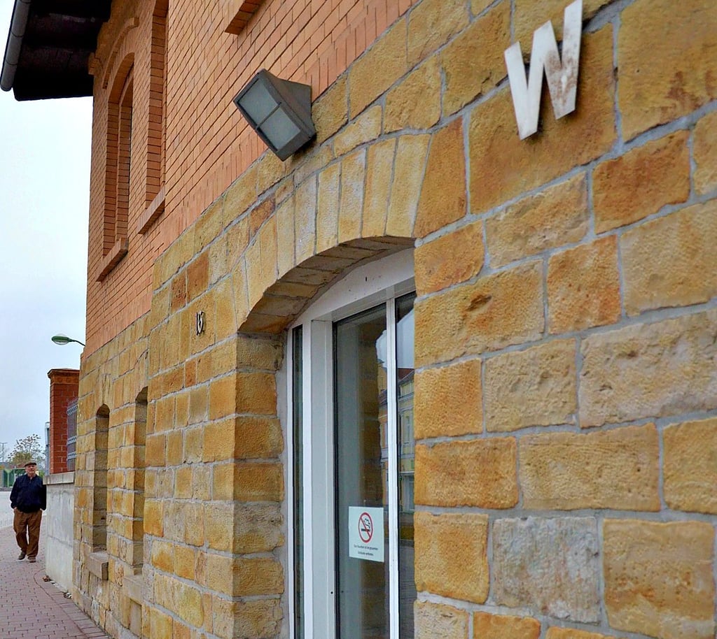 Seit zwei Wochen sind die öffenlichen Toiletten am Bahnhof in Staßfurt wieder wochentags geöffnet.