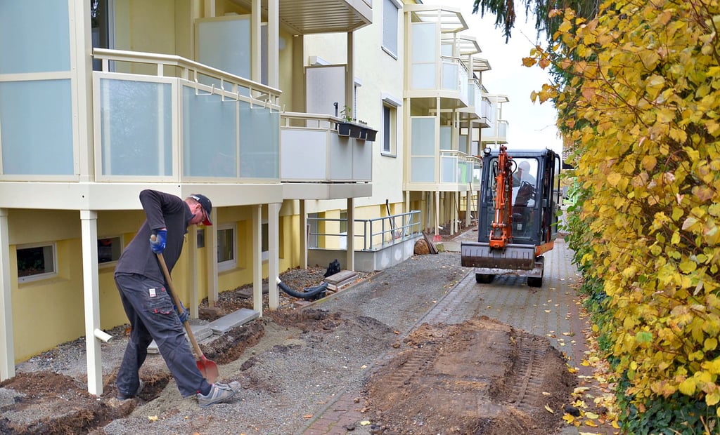 Jetzt sind auch die letzten 16 der 138 Wohnungen der Wohnungsbaugenossenschaft Güsten mit Balkonen von Mitarbeitern einer Firma aus Badeborn ausgestattet worden.