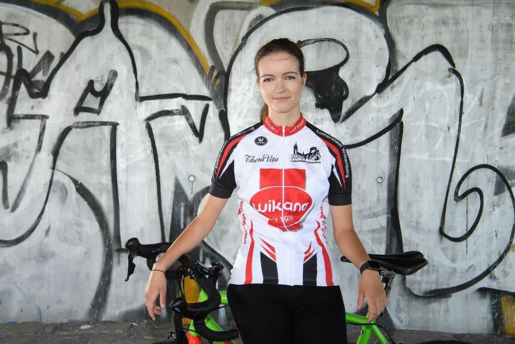 Anne Grabo ist begeisterte Radsportlerin. Da lag es für die Zehntklässlerin nahe, sich mit der Friedensfahrt zu befassen. Das ehemals größte Etappen-Radrennen für Amateure weltweit führte mehrfach auch durch ihre Heimatstadt Wittenberg.