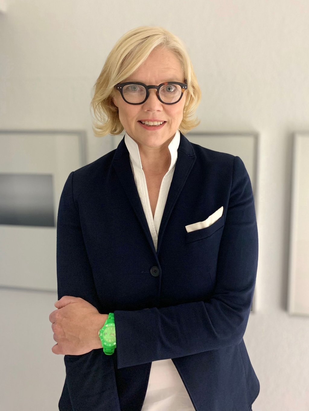 Die Kunsthistorikerin Ulrike Gehring wird für ihre Verdienste um die Lichtkunst geehrt.