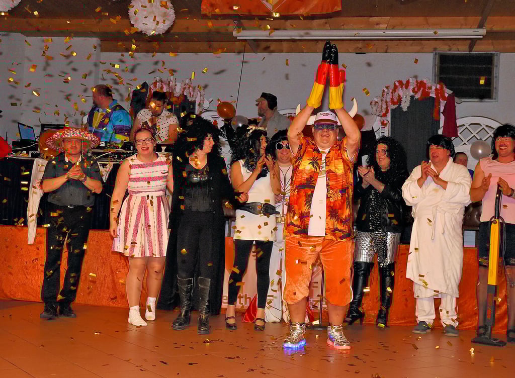 Die Medleygruppe der Keethner Spitzen sorgte beim Lumpenball für ordentlich Stimmung.