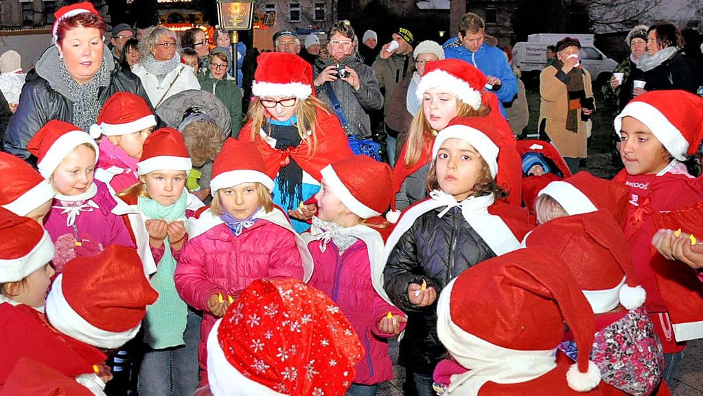 Tanzen und Singen in einem Programm wie vor Jahren beim Güstener Weihnachtsmarkt wäre beim diesjährigen „Spezialmarkt mit Marktfestsetzung“ nicht zugelassen.